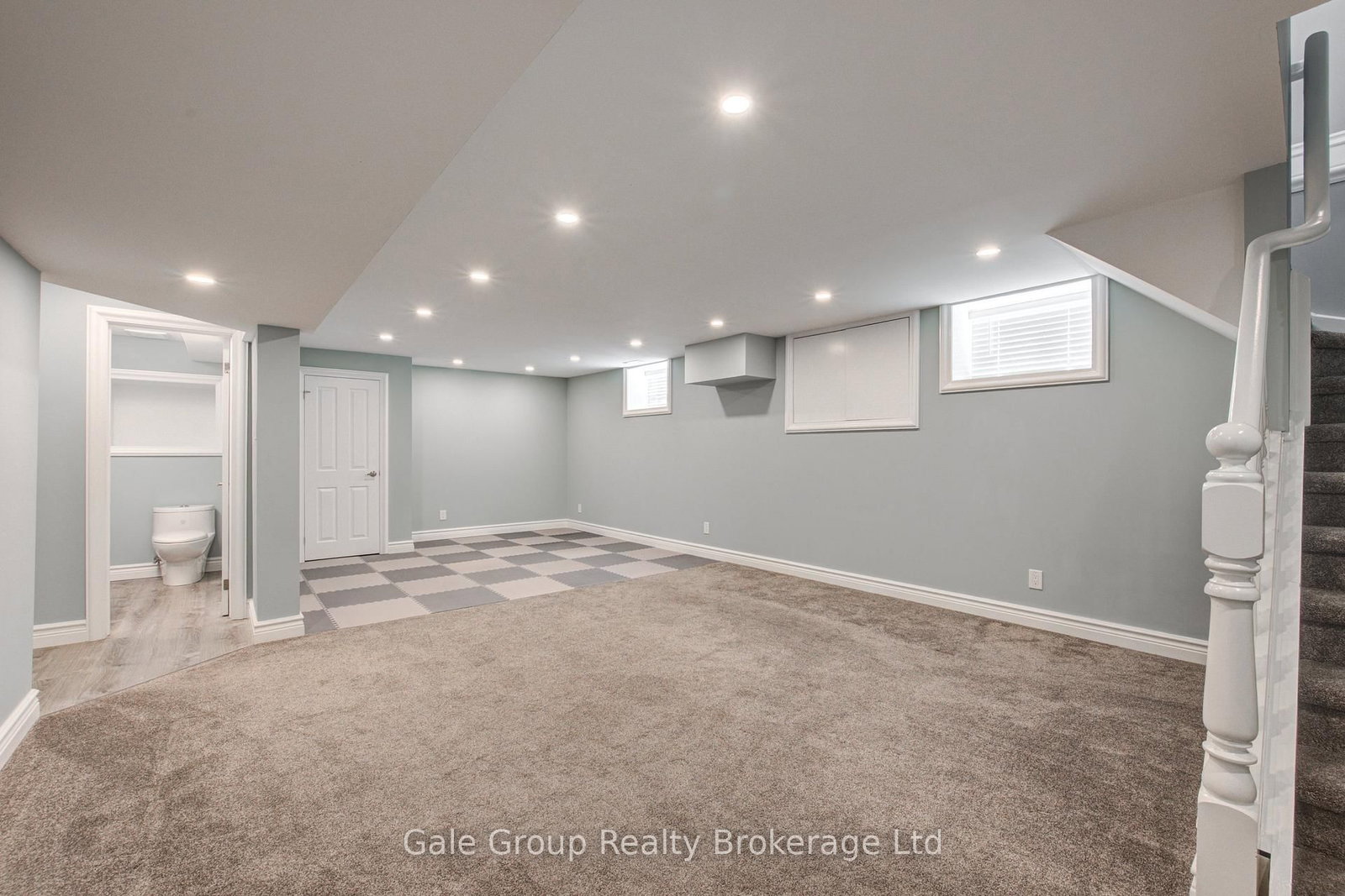155 Vansittart Avenue • Woodstock, ON photo 33