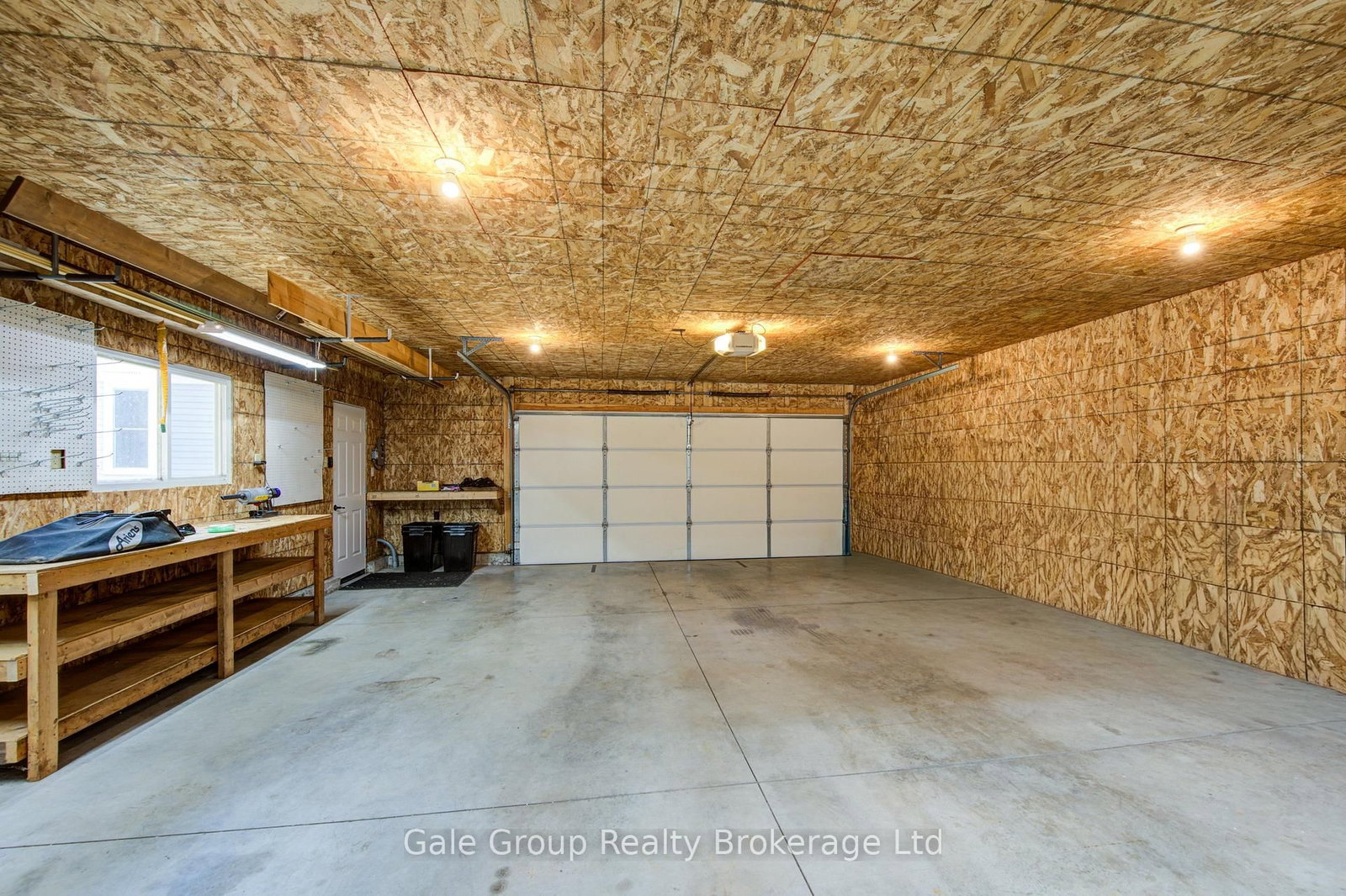 155 Vansittart Avenue • Woodstock, ON photo 37