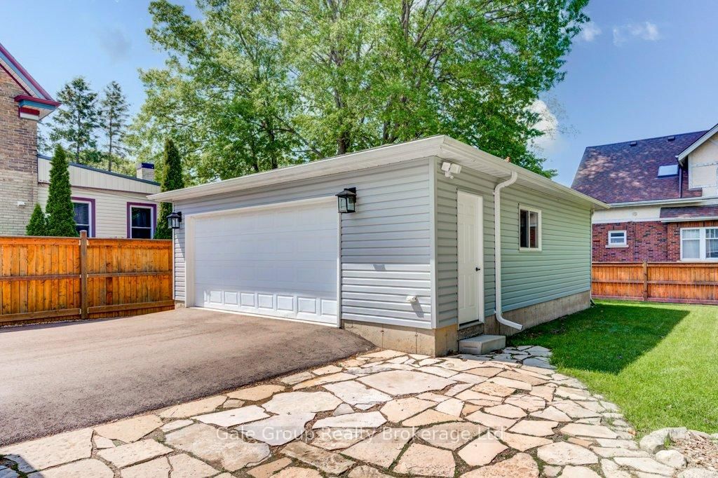 155 Vansittart Avenue • Woodstock, ON photo 40