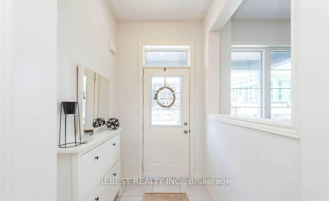 67 Riverwalk Drive - Photo 2