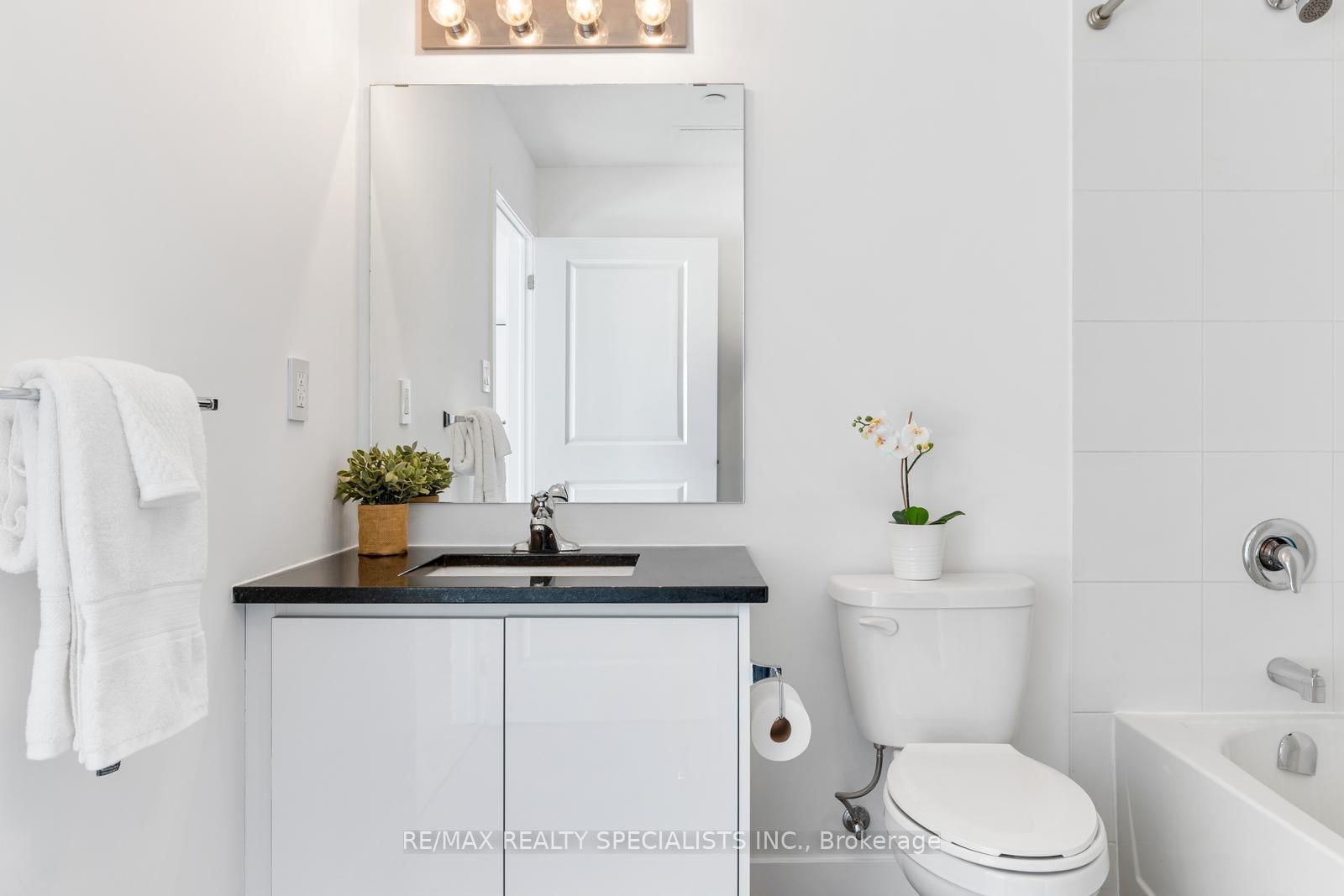 Condo for sale at 112-101 Shoreview Place, Hamilton, Ontario, L8E 0K2 - Lakeshore - MLS: X12919176