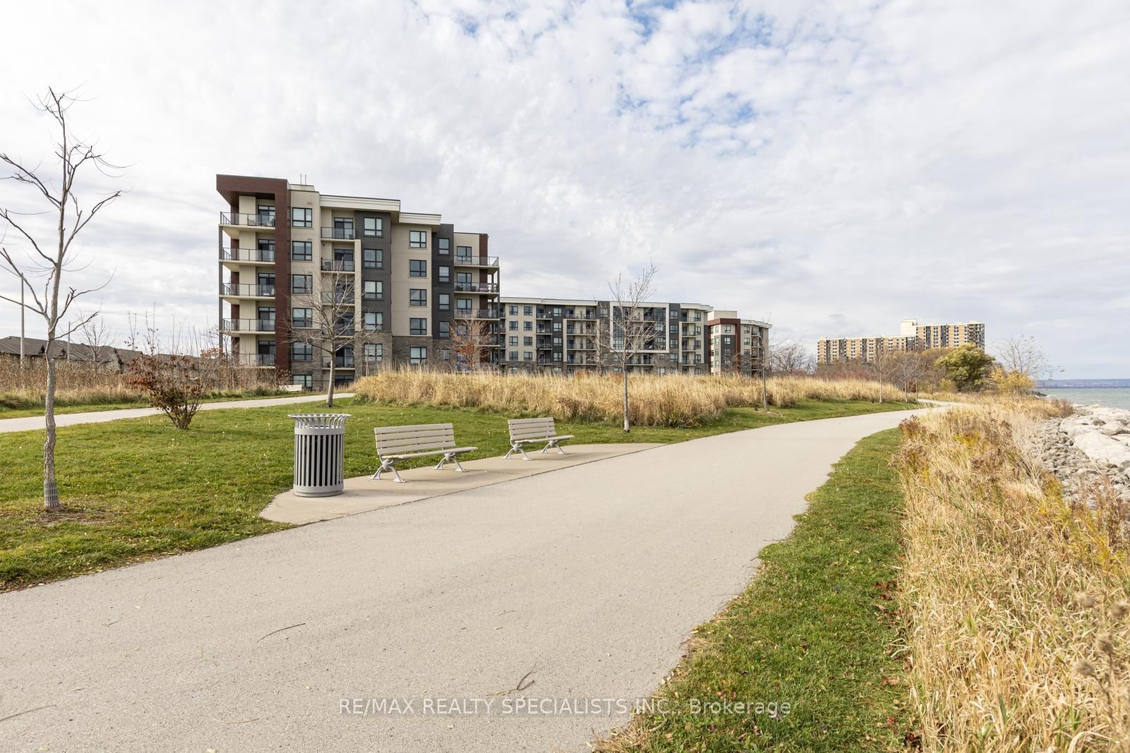 Condo for sale at 112-101 Shoreview Place, Hamilton, Ontario, L8E 0K2 - Lakeshore - MLS: X12919176