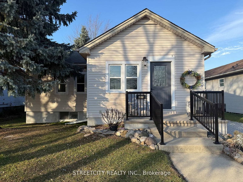 home for sale on 4482 Petrolia Line