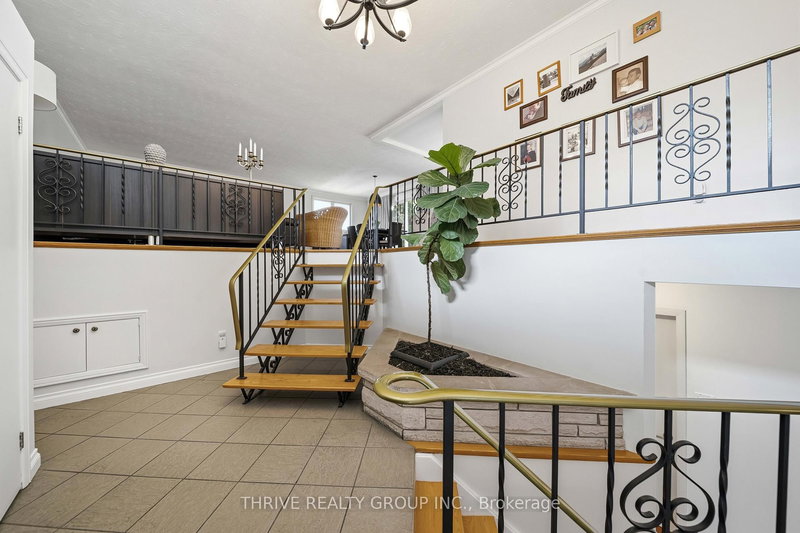 688 Westmount Hill Dr, London South, N6K 1B2 | Image 3