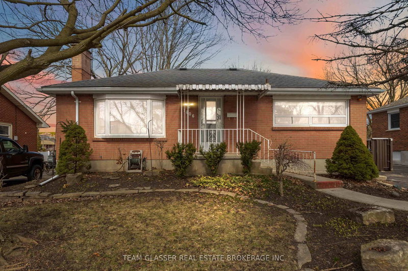 home for sale on 1806 Park Avenue