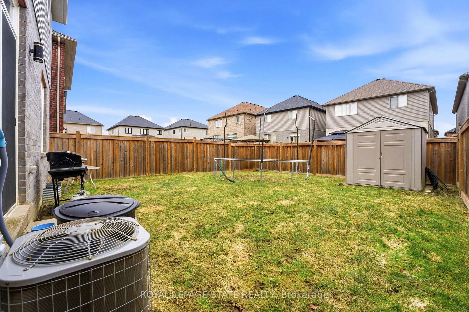 Detached House for sale at 86 Fairgrounds Drive, Hamilton, Ontario, L0R 1C0 - Binbrook - MLS: X12919898