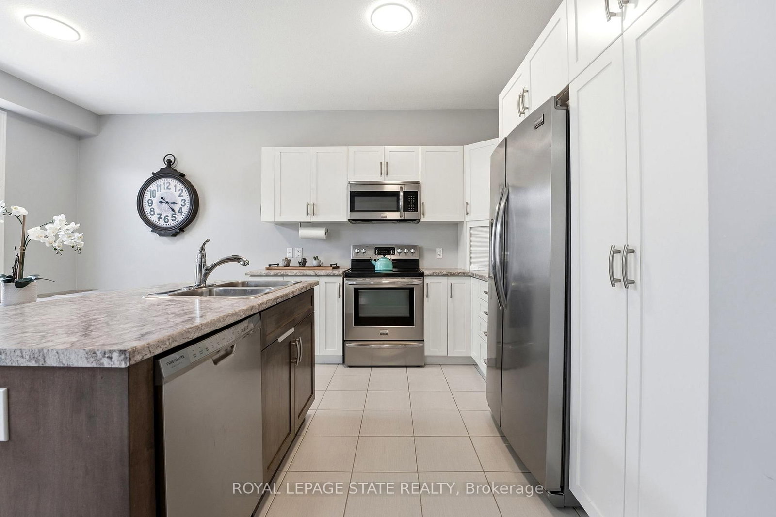 Detached House for sale at 86 Fairgrounds Drive, Hamilton, Ontario, L0R 1C0 - Binbrook - MLS: X12919898