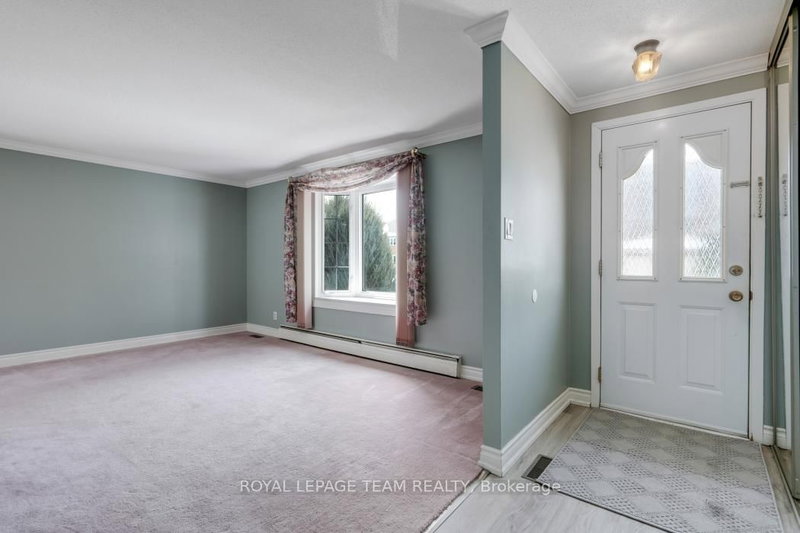 15 Overlake Dr, Ottawa, K2E 5V2 | Image 3