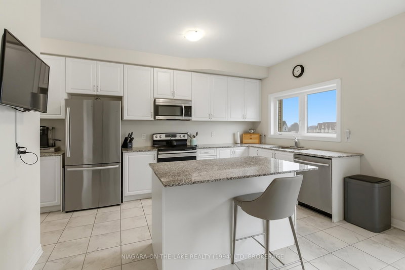 4018 Fracchioni Dr, Lincoln, L3J 0R8 | Image 3