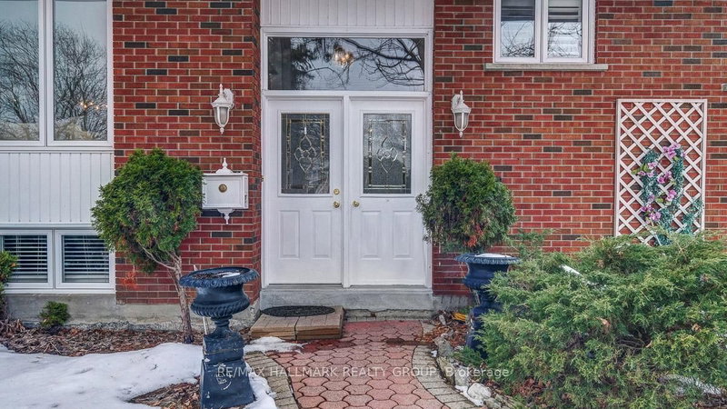 2185 Bickerton Ave, Ottawa, K1J 6Y2 | Image 3