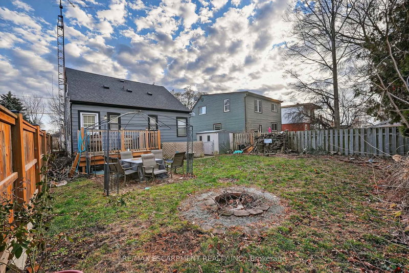 85 Grass Ave, St. Catharines, L2R 1T2 | Image 2