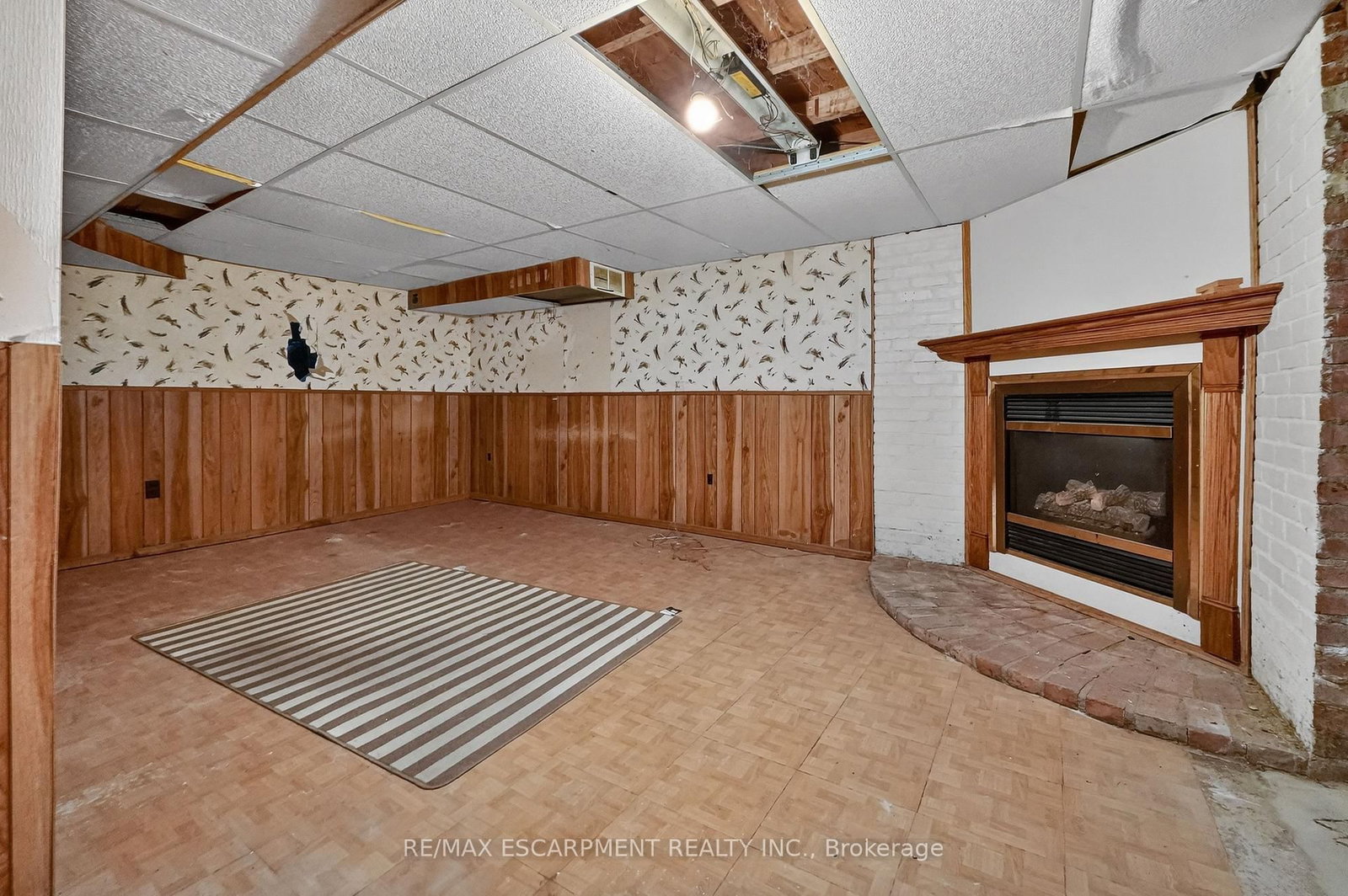 Detached House for sale at 85 Grass Avenue, St. Catharines, Ontario, L2R 1T2 - Downtown - MLS: X12920144