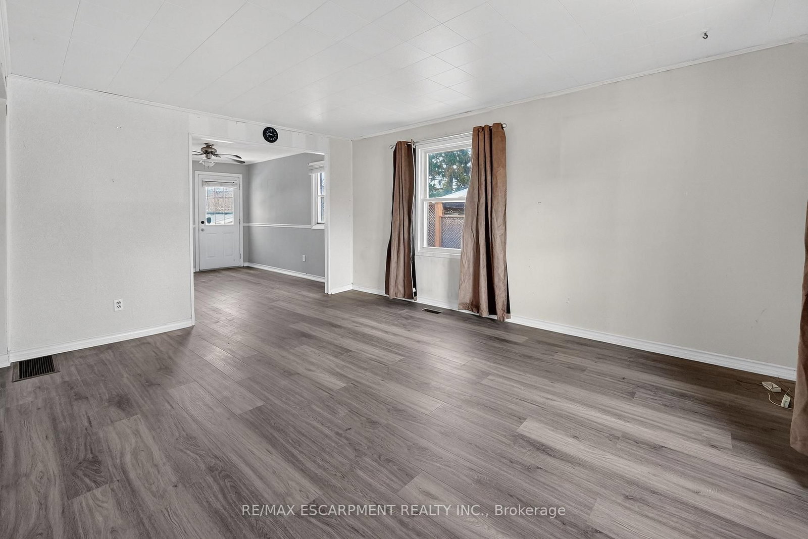 Detached House for sale at 85 Grass Avenue, St. Catharines, Ontario, L2R 1T2 - Downtown - MLS: X12920144