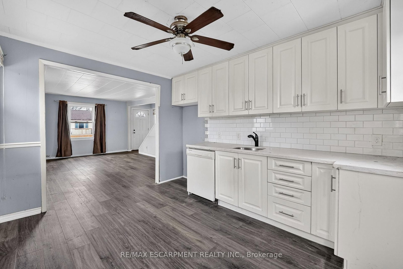 Detached House for sale at 85 Grass Avenue, St. Catharines, Ontario, L2R 1T2 - Downtown - MLS: X12920144