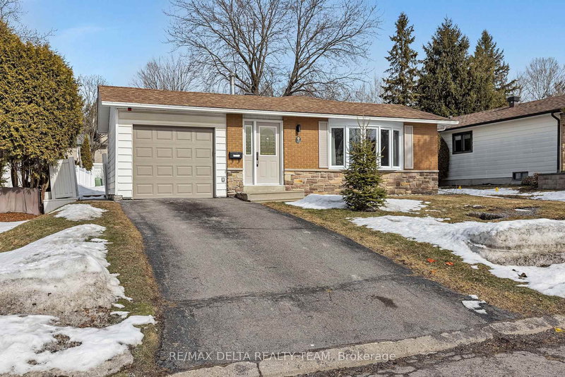 home for lease on 22 Red Maple Crescent
