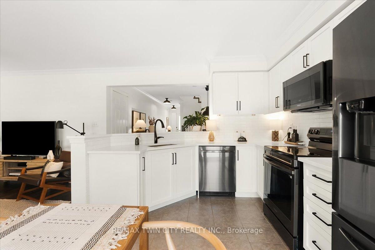 Townhouse for sale at 48 Manhattan Circle, Cambridge, Ontario, N3C 0C4 - MLS: X12920280