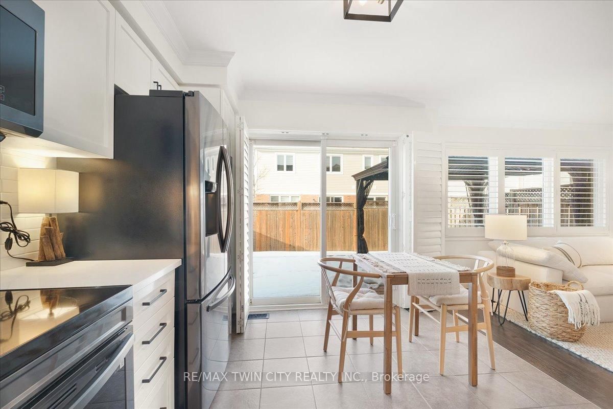 Townhouse for sale at 48 Manhattan Circle, Cambridge, Ontario, N3C 0C4 - MLS: X12920280