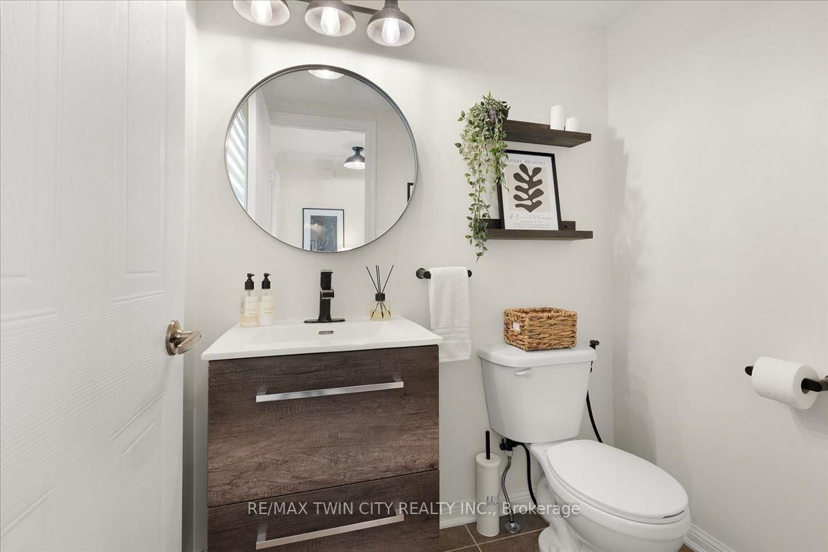 Townhouse for sale at 48 Manhattan Circle, Cambridge, Ontario, N3C 0C4 - MLS: X12920280