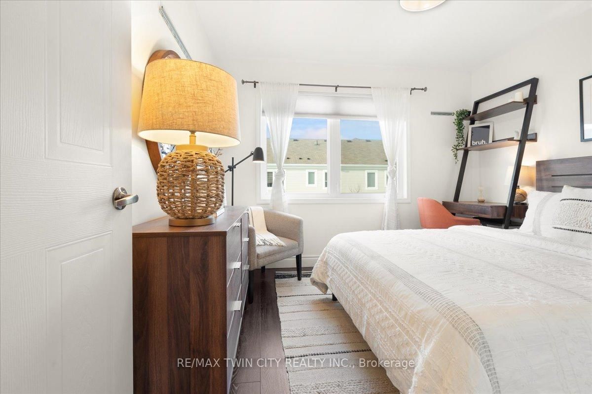 Townhouse for sale at 48 Manhattan Circle, Cambridge, Ontario, N3C 0C4 - MLS: X12920280