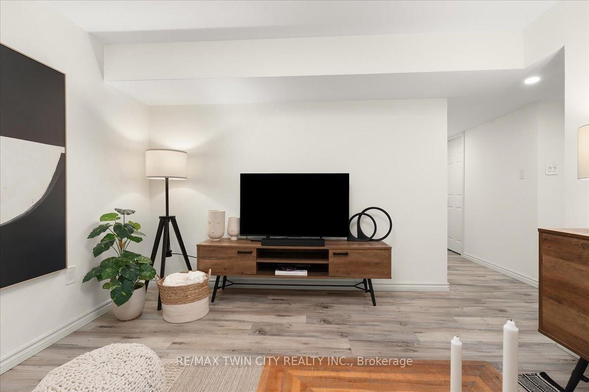 Townhouse for sale at 48 Manhattan Circle, Cambridge, Ontario, N3C 0C4 - MLS: X12920280