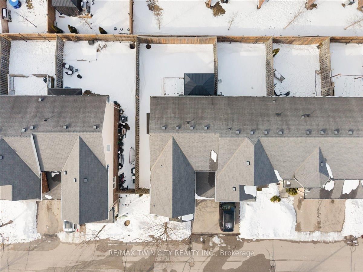 Townhouse for sale at 48 Manhattan Circle, Cambridge, Ontario, N3C 0C4 - MLS: X12920280