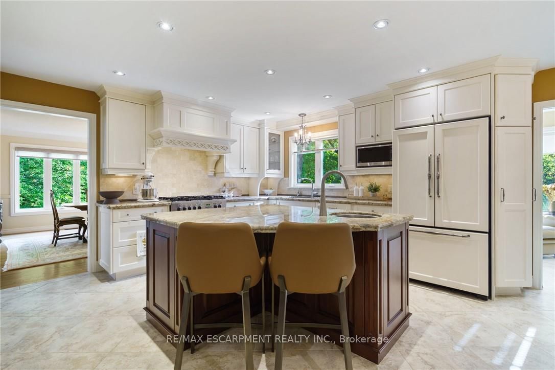 Detached House for sale at 373 Brookview Court, Hamilton, Ontario, L9G 4E6 - Ancaster - MLS: X12920288