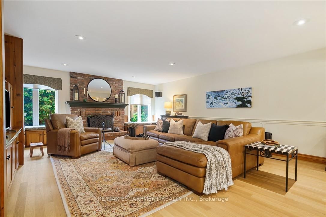 Detached House for sale at 373 Brookview Court, Hamilton, Ontario, L9G 4E6 - Ancaster - MLS: X12920288