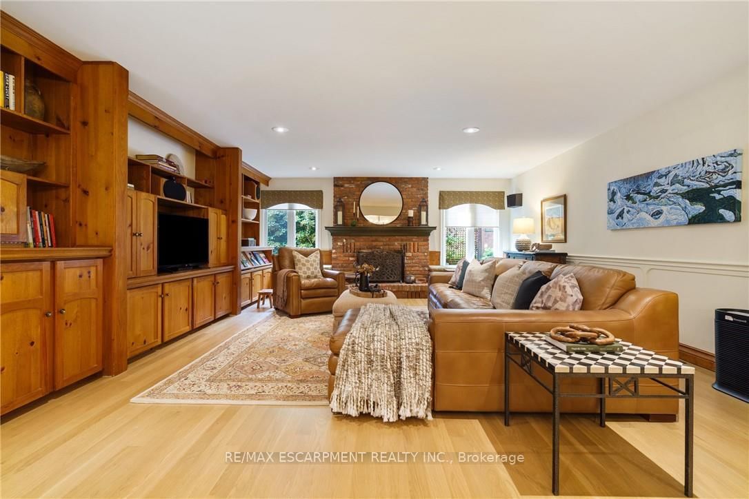 Detached House for sale at 373 Brookview Court, Hamilton, Ontario, L9G 4E6 - Ancaster - MLS: X12920288