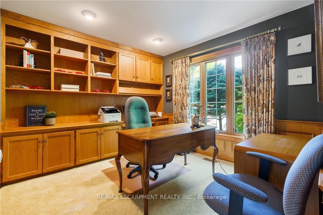 Detached House for sale at 373 Brookview Court, Hamilton, Ontario, L9G 4E6 - Ancaster - MLS: X12920288