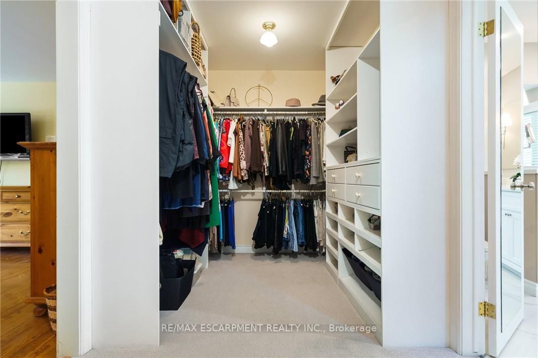 Detached House for sale at 373 Brookview Court, Hamilton, Ontario, L9G 4E6 - Ancaster - MLS: X12920288