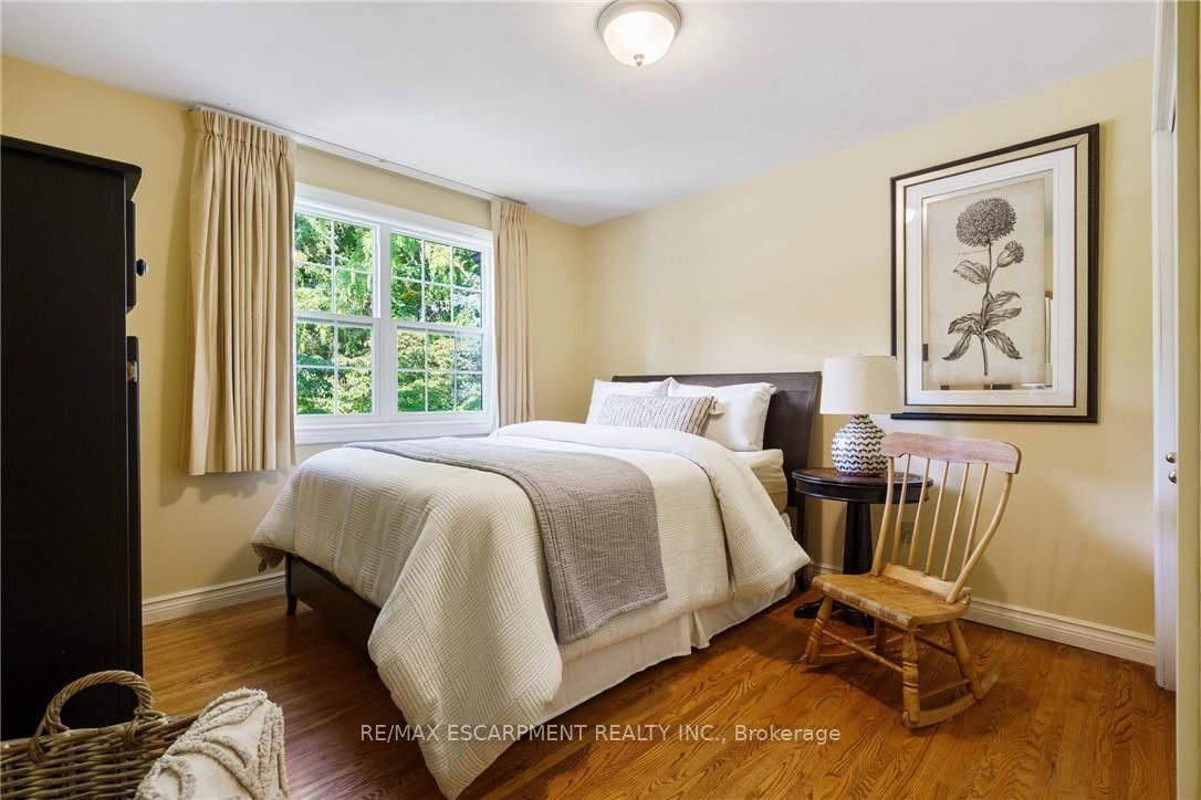 Detached House for sale at 373 Brookview Court, Hamilton, Ontario, L9G 4E6 - Ancaster - MLS: X12920288