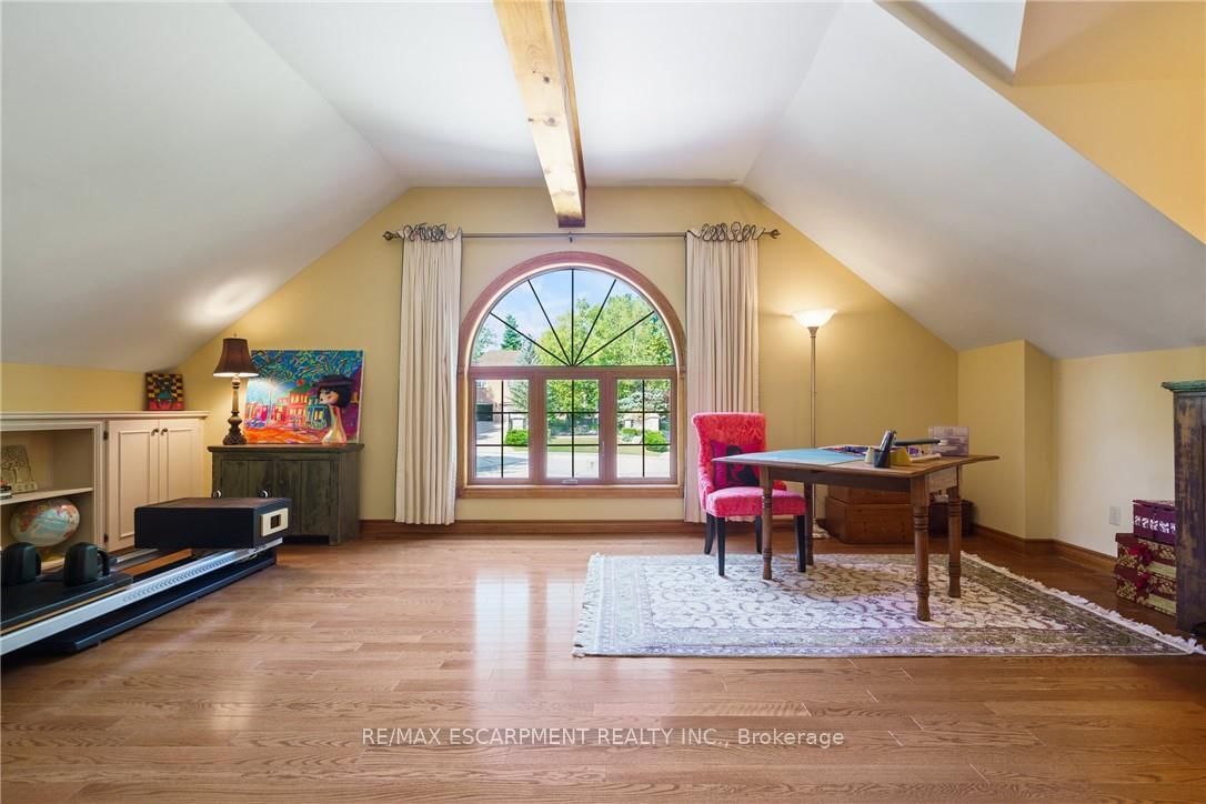 Detached House for sale at 373 Brookview Court, Hamilton, Ontario, L9G 4E6 - Ancaster - MLS: X12920288