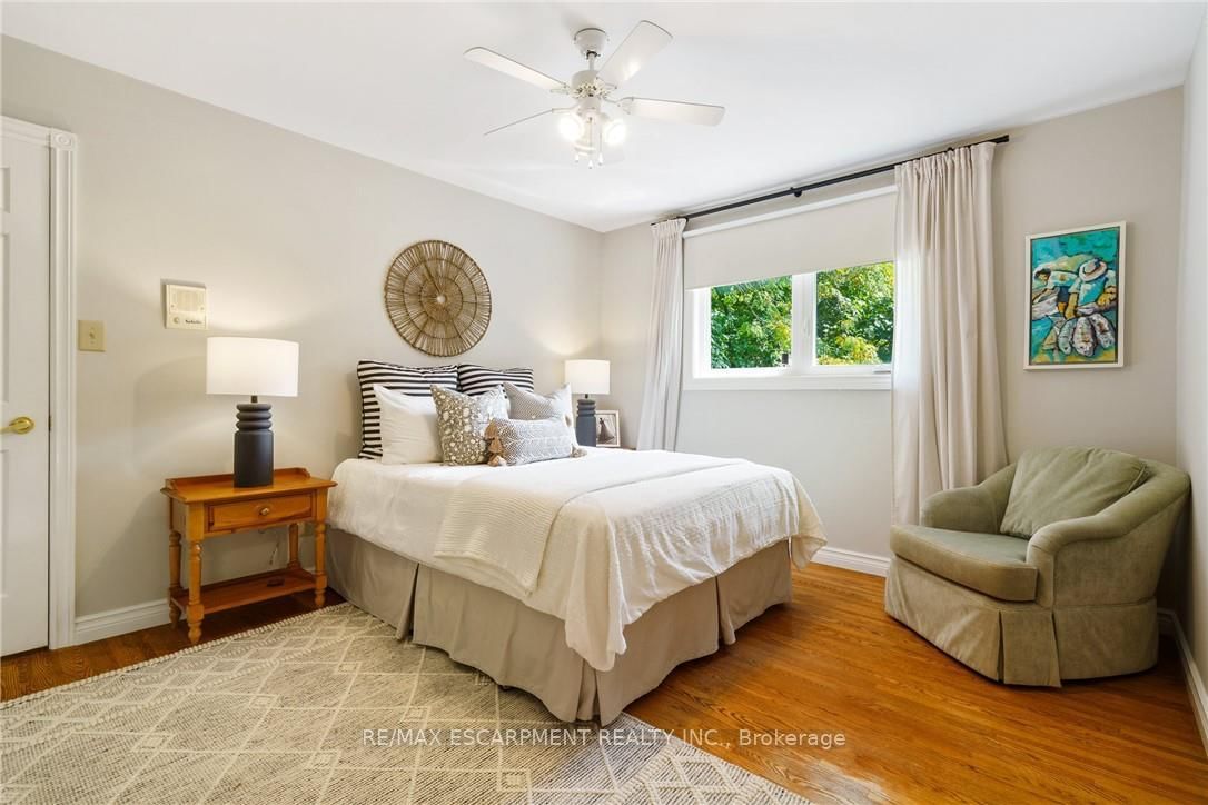 Detached House for sale at 373 Brookview Court, Hamilton, Ontario, L9G 4E6 - Ancaster - MLS: X12920288