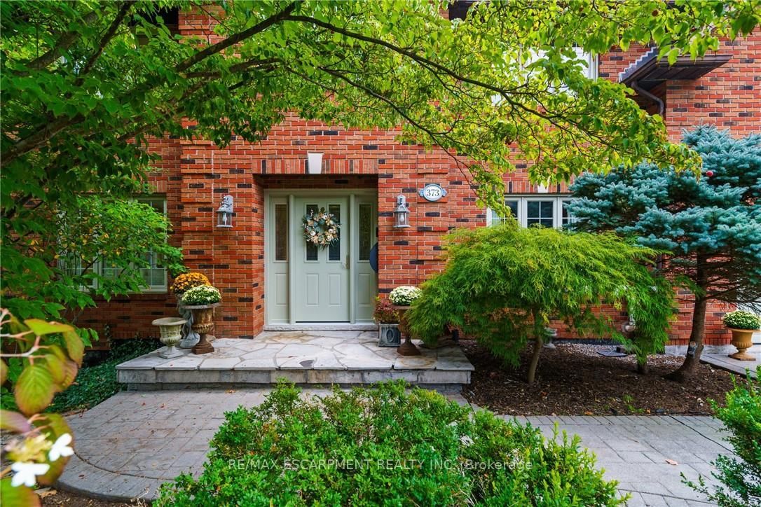Detached House for sale at 373 Brookview Court, Hamilton, Ontario, L9G 4E6 - Ancaster - MLS: X12920288