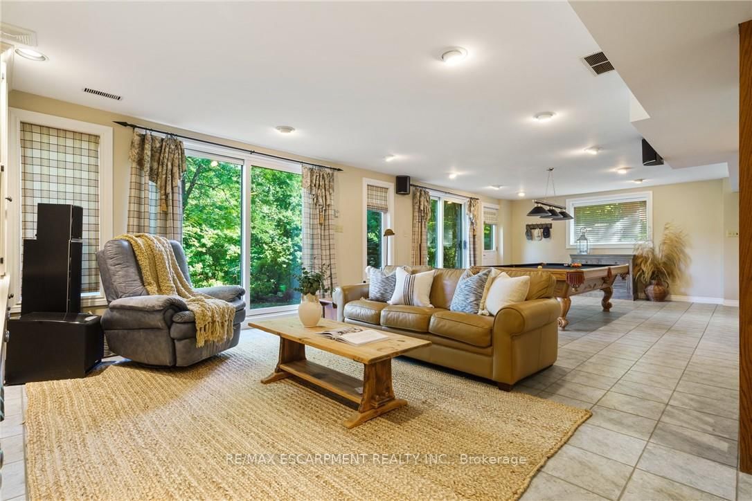 Detached House for sale at 373 Brookview Court, Hamilton, Ontario, L9G 4E6 - Ancaster - MLS: X12920288