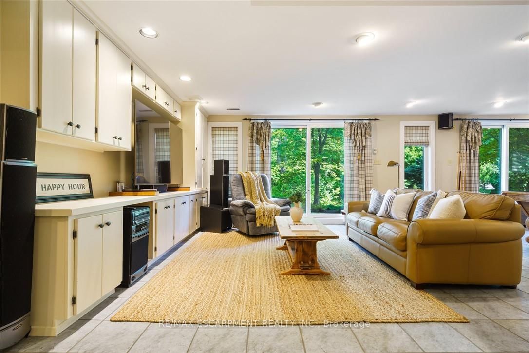 Detached House for sale at 373 Brookview Court, Hamilton, Ontario, L9G 4E6 - Ancaster - MLS: X12920288