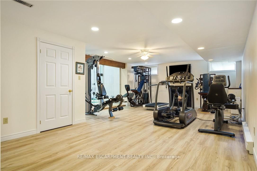 Detached House for sale at 373 Brookview Court, Hamilton, Ontario, L9G 4E6 - Ancaster - MLS: X12920288