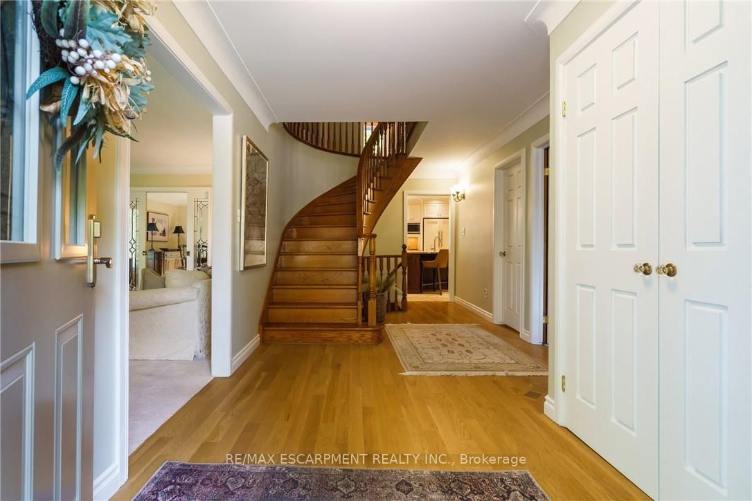 Detached House for sale at 373 Brookview Court, Hamilton, Ontario, L9G 4E6 - Ancaster - MLS: X12920288