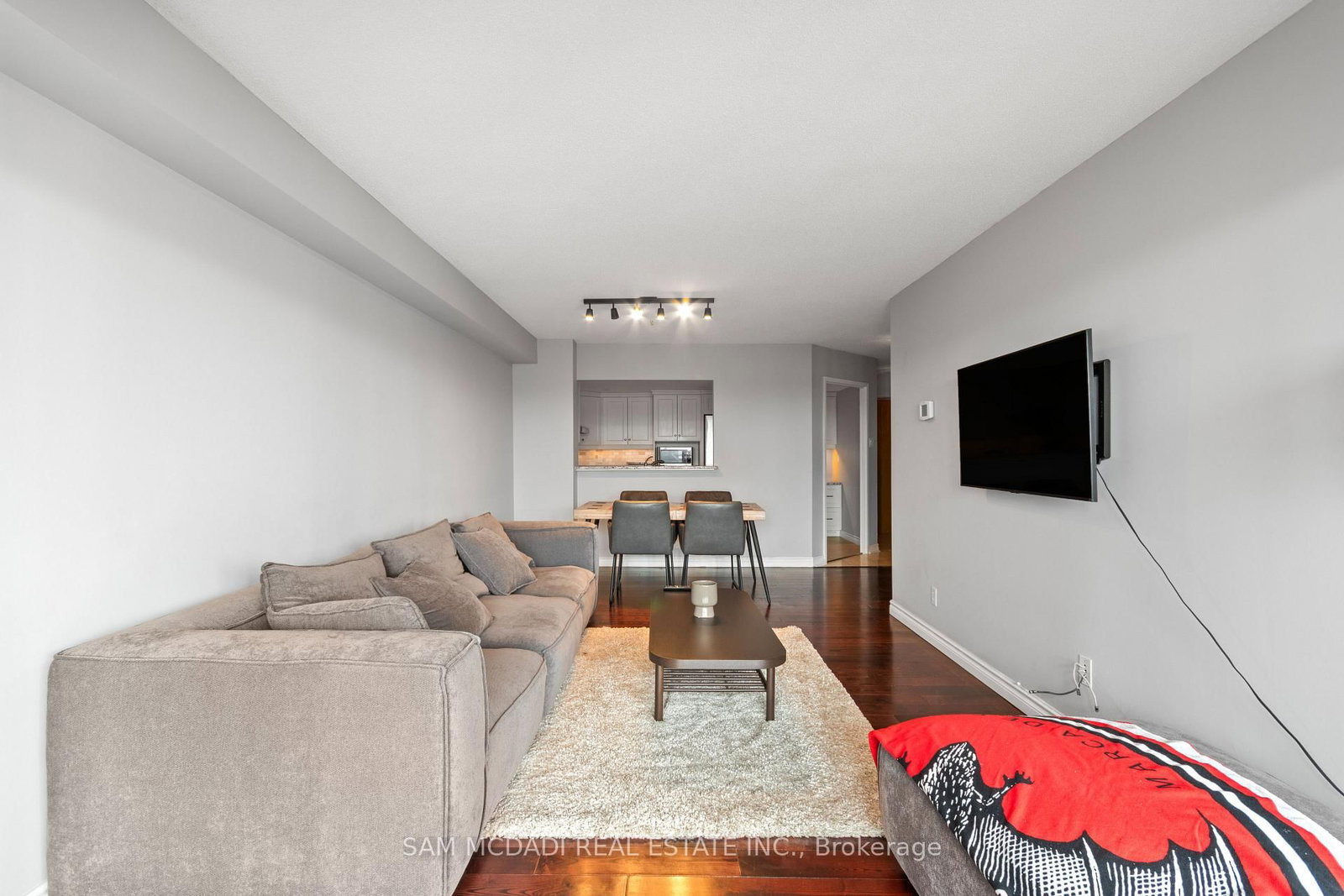 4 Willow Street, Unit 807 - Photo 12