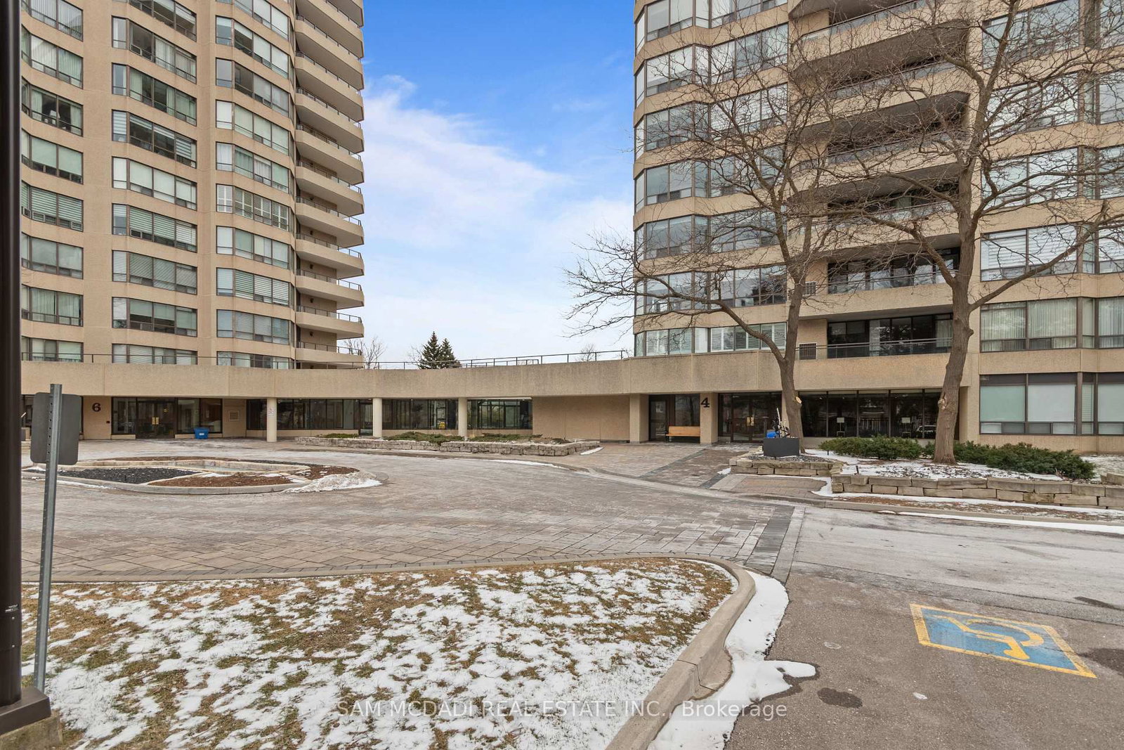 4 Willow Street, Unit 807 - Photo 31