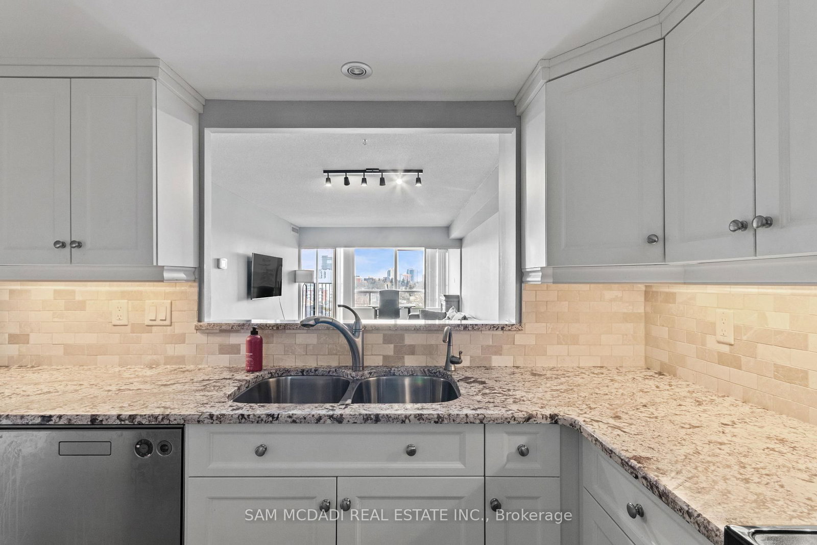 4 Willow Street, Unit 807 - Photo 8