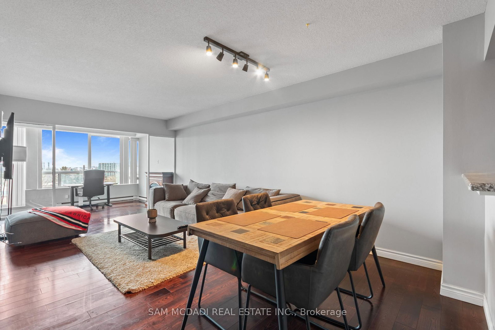 4 Willow Street, Unit 807 - Photo 9