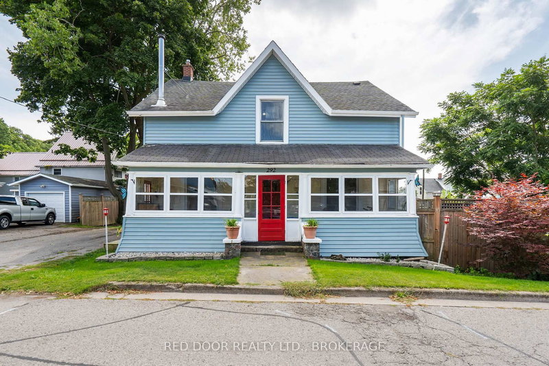 home for sale on 292 Hetty Street W