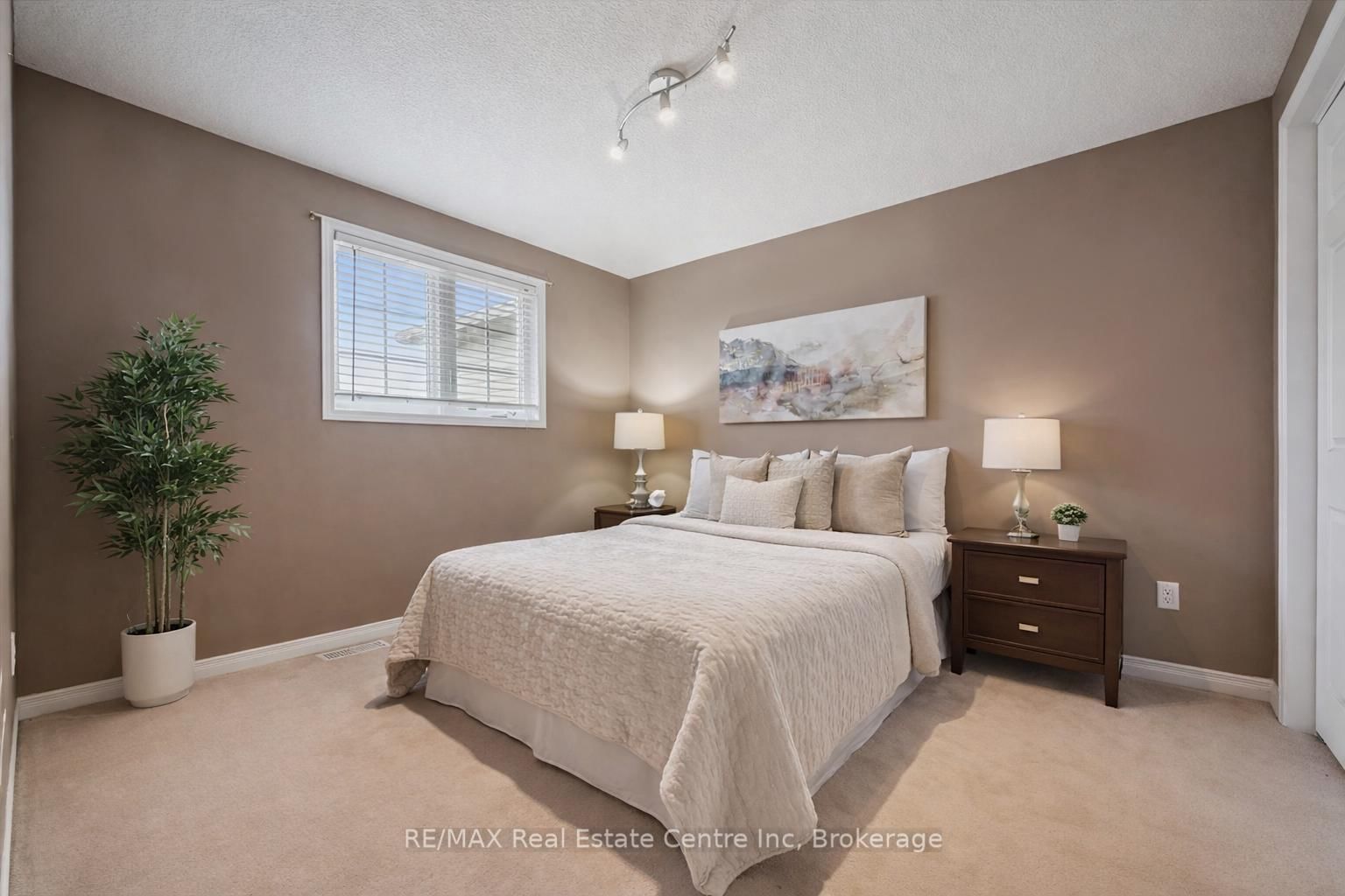 210 DAWN Avenue, Unit 38 - Photo 11