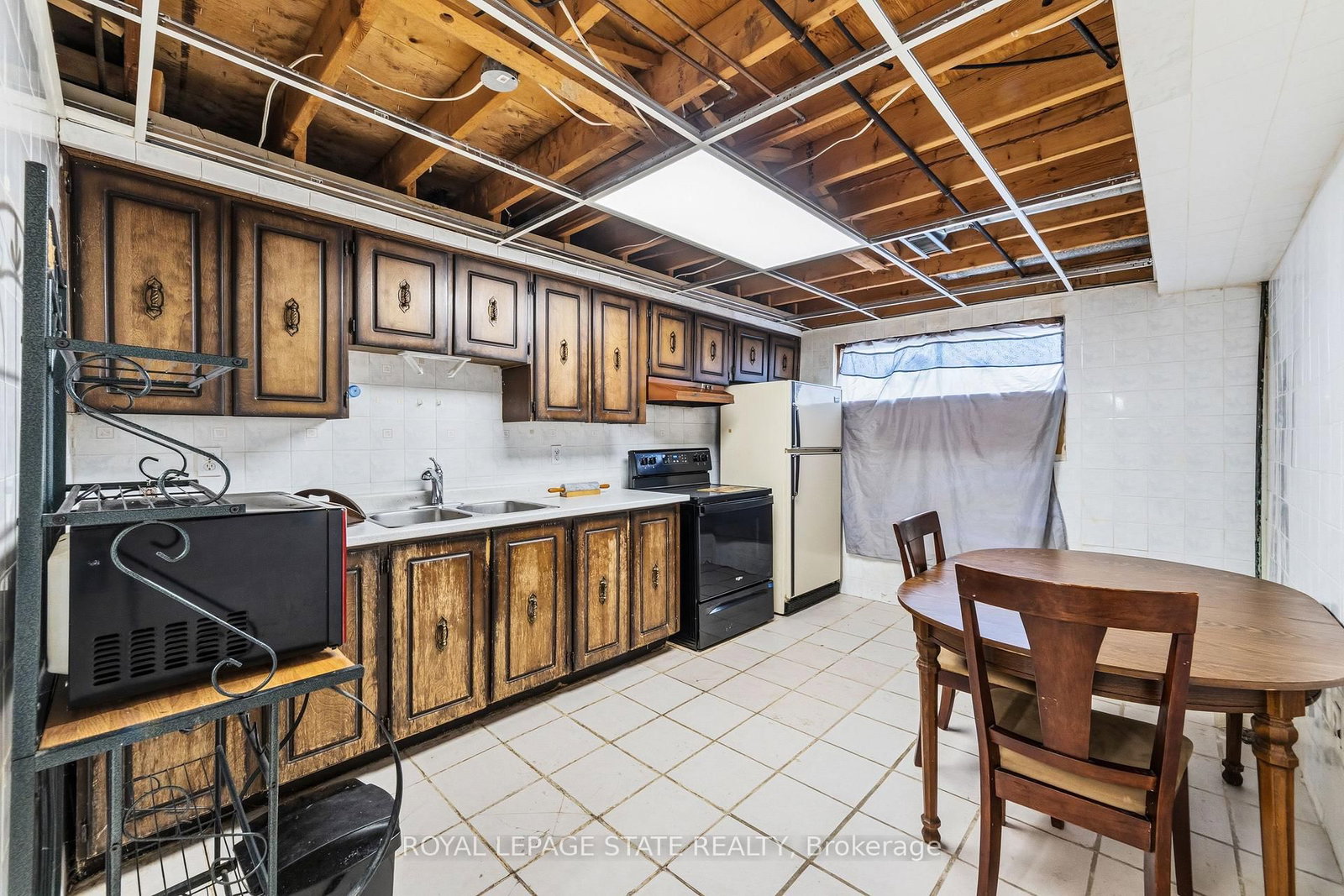 Semi-Detached House for sale at 222 Greencedar Drive, Hamilton, Ontario, L9C 6W6 - Gurnett - MLS: X12920590