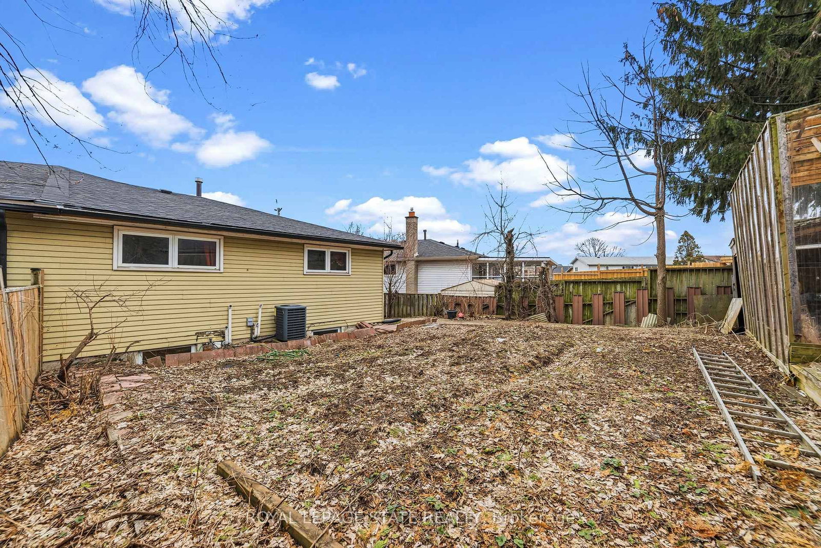 Semi-Detached House for sale at 222 Greencedar Drive, Hamilton, Ontario, L9C 6W6 - Gurnett - MLS: X12920590