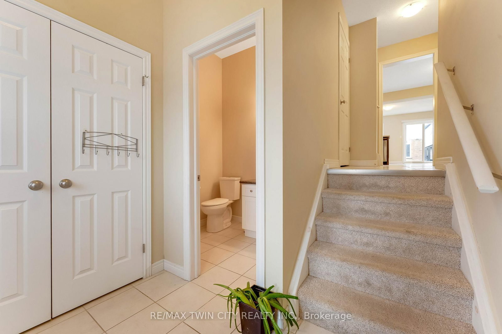 17 Valleybrook Drive - Photo 4