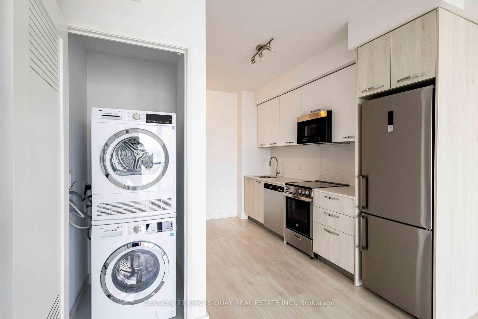 75 James Street S, Unit 2703 - Photo 19