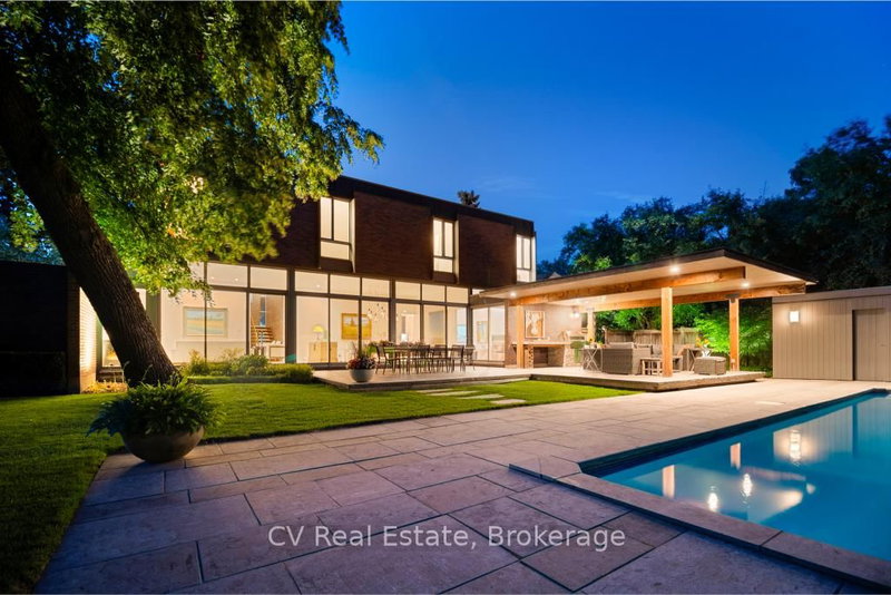 31 Auchmar Rd, Hamilton, L9C 1C6 | Image 2