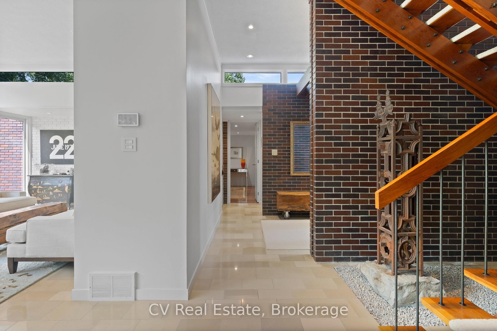 Detached House for sale at 31 Auchmar Road, Hamilton, Ontario, L9C 1C6 - Mohawk - MLS: X12920776